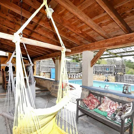 Prázdninový dům Authentique Maison Piscine